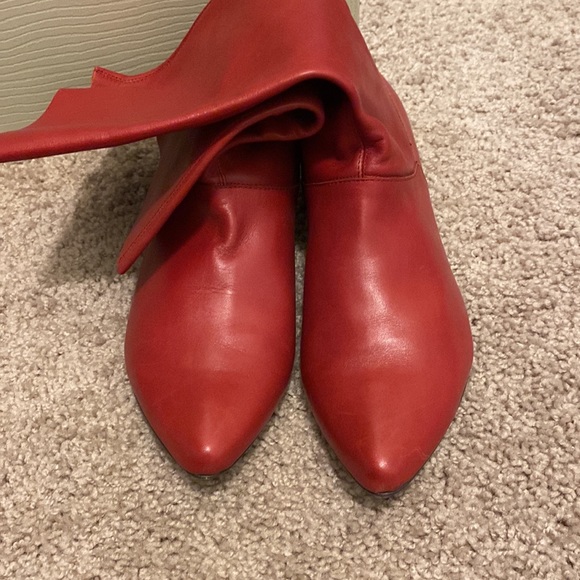 Red boots - Picture 5 of 5